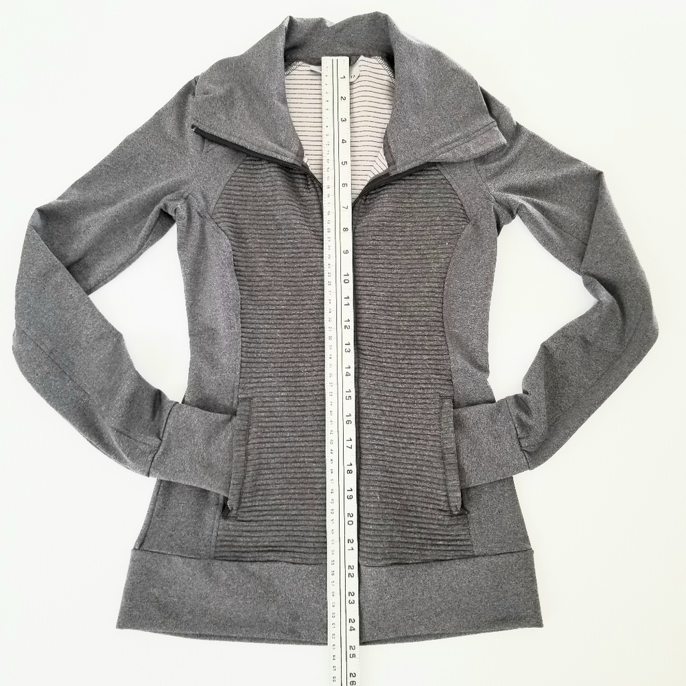 Athleta Women's Gray Stretcheable Jacket with Ruched Jacket, size 10 - Picture 6 of 9